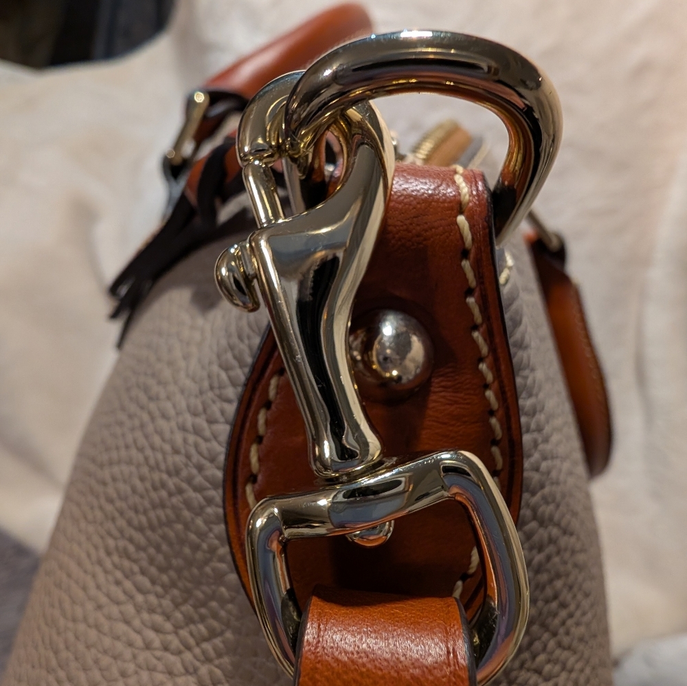NWT DOONEY & BOURKE DOME SATCHEL DARCY BAG ELEPHANT TAUPE w/ TAN TRIM SOLD OUT - Picture 7 of 13